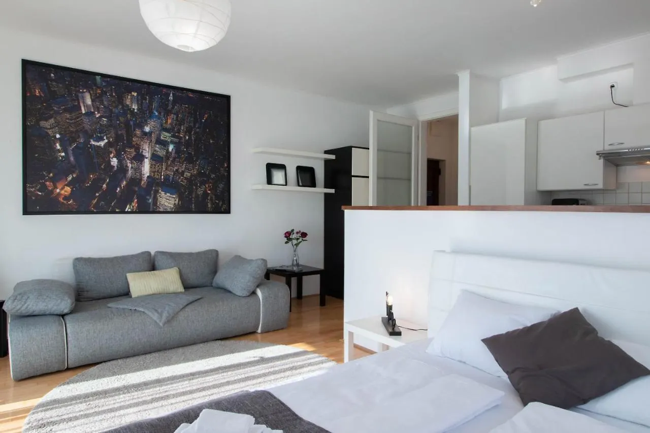 Kiraly Pop Studio With Terrace With Free Parking Apartment Budapest